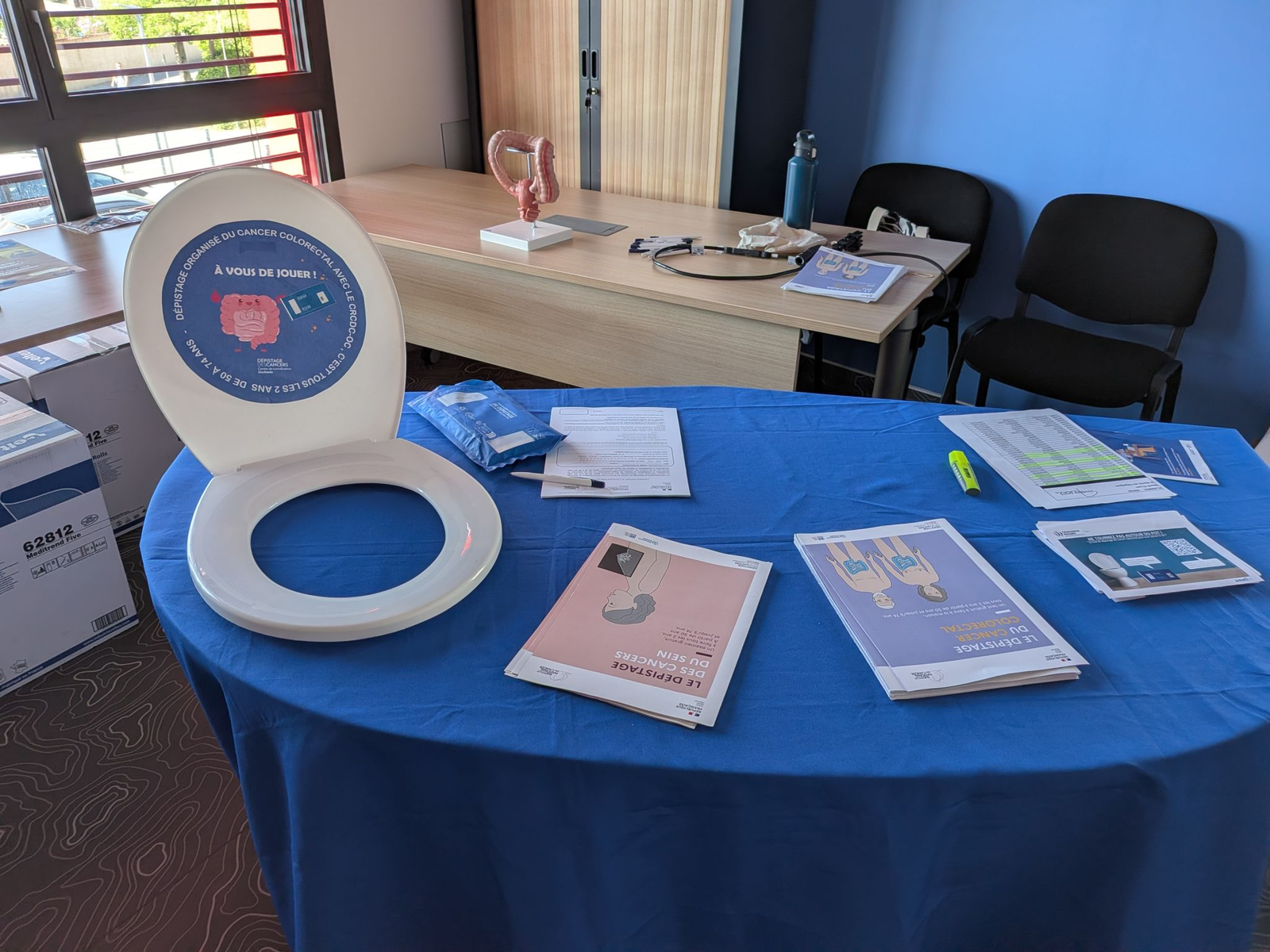 Stand de dépistage du cancer colorectal et du sein - Journée santé femme, MSP Saint-Julien-Saint-Martin