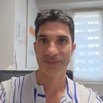 Arnaud Martinez, pharmacien à Saint-Julien-les-Rosiers
